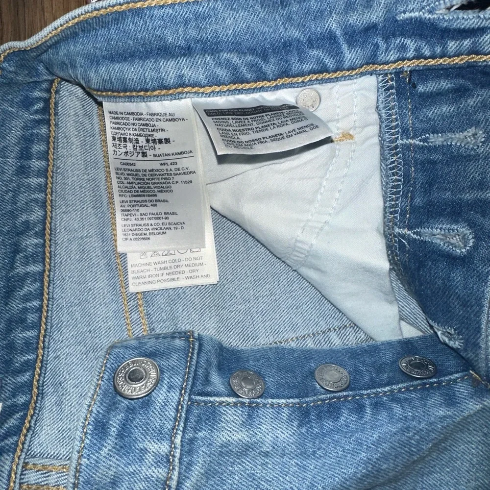 Levi’s Wedgie Straight Light Denim Jeans - Picture 10 of 12